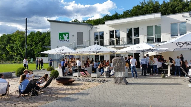 Event Sommerfest in Stuttgart in Kombination mit Golf Entertainment und Barbecue